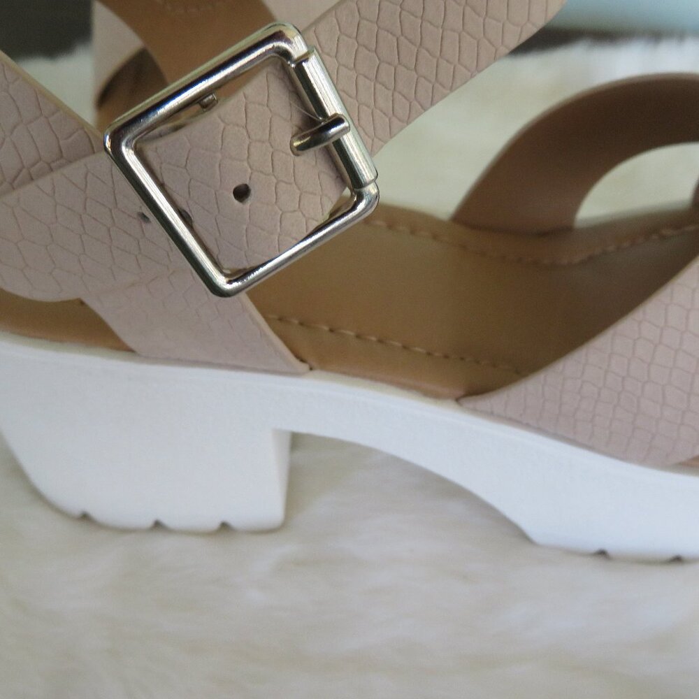NWOT Soda chunky platform 3" sandals - Picture 7 of 8